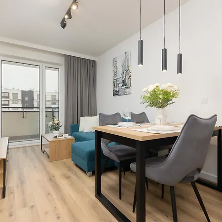 Lejlighed Lopuszanska With Balcony In By Renters *